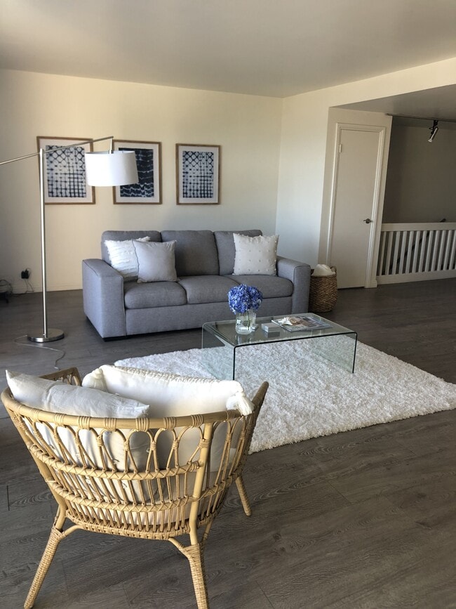 Photo - 23914 De Ville Way