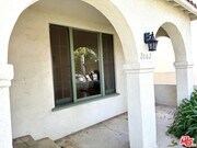 Photo - 2002 Kelton Ave