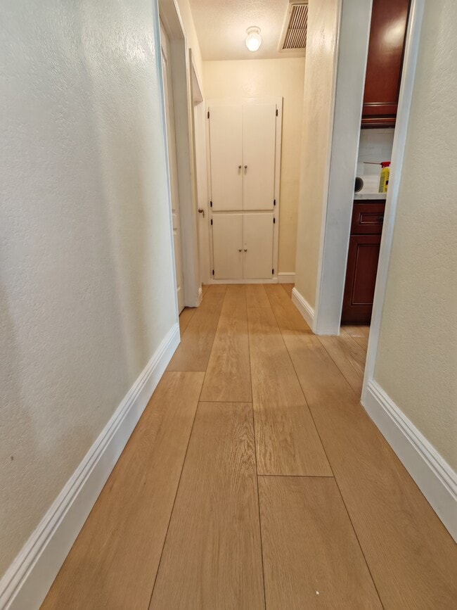 Building Photo - 11762 Brookshire Ave