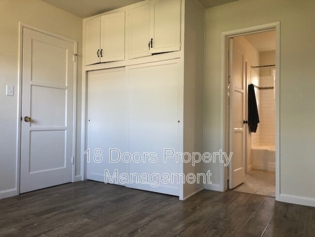 Photo - 4556 55th St