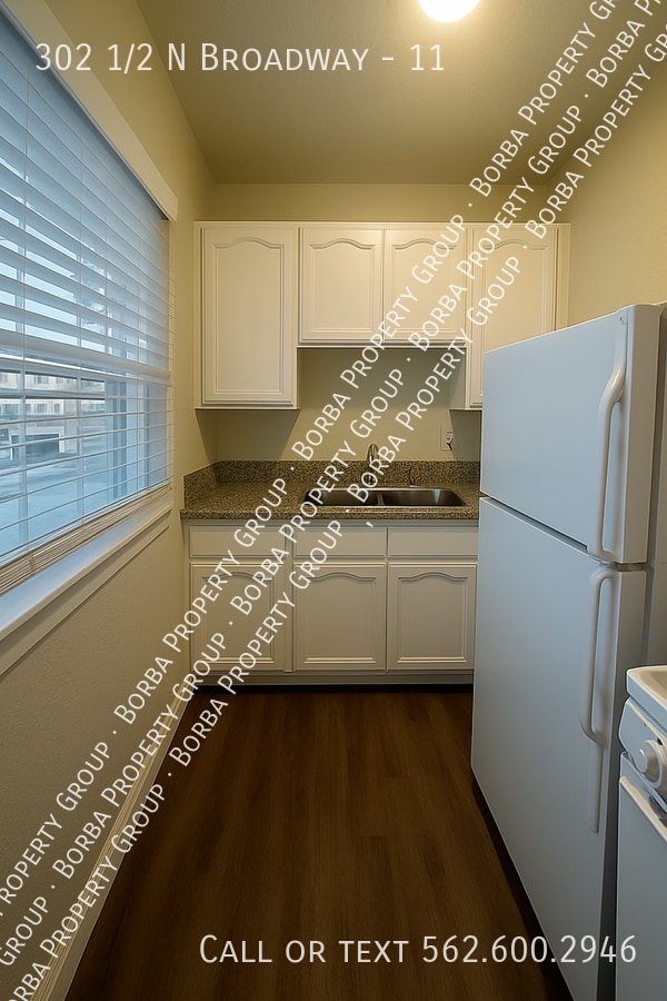 Photo - 302 1/2 N Broadway-11 Unit 11