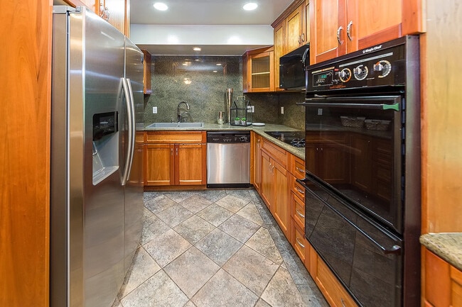 Photo - 4610 Densmore Ave Unit 9