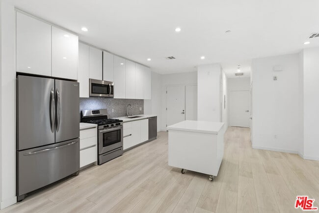 Building Photo - 1731 Federal Ave Unit 103