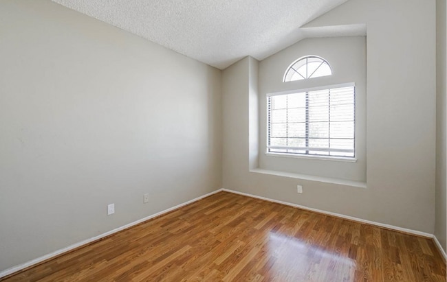 Photo - 4540 Grandview Dr