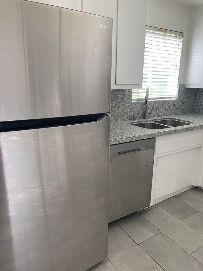 Photo - 10350 Almayo Ave