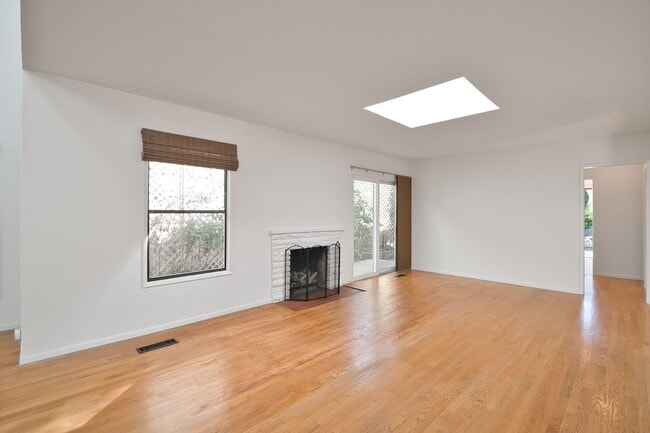 Photo - 4 Bedroom Home on Cul de Sac in Hermosa Beach ** Coming soon 4/21/2026**