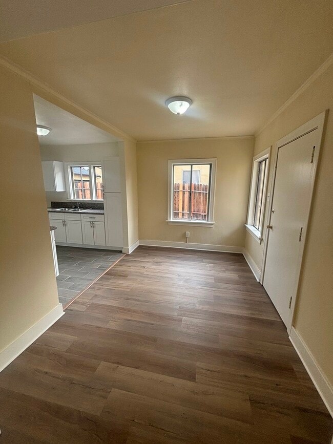 Photo - 317 E 61st St