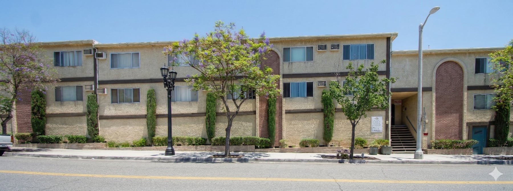 Photo - 10042 Commerce Ave