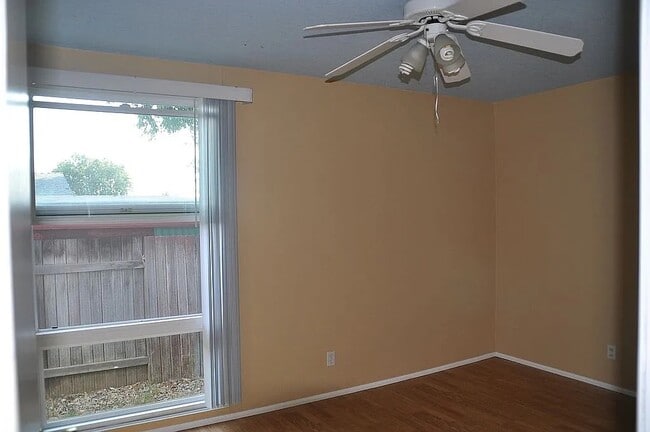 Photo - 6974 Ballinger Ave