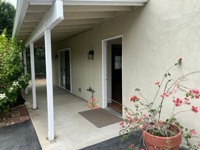 Photo - For Lease – Charming 2 Bedroom, 1 Bathroom Guest House in Prime Northridge Location