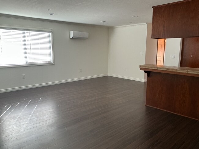 Photo - Los Caballeros #301 Unit 301A