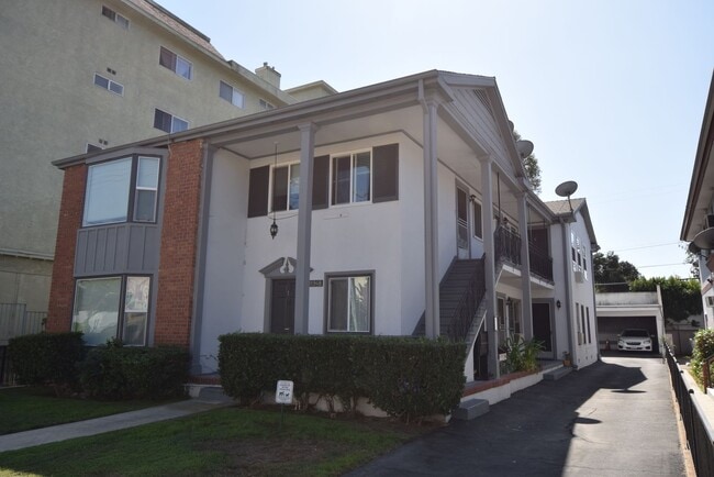 Photo - 11948 Magnolia Blvd Apartment Unit 03