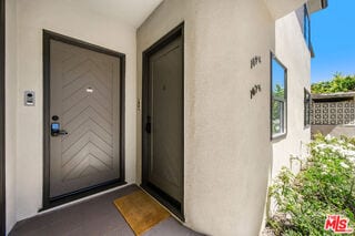 Photo - 107 Flores St