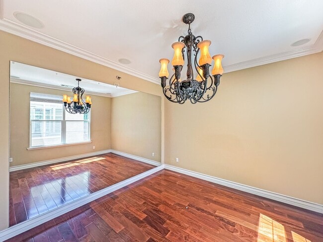 Photo - SD: Spacious 5B/4BA Home with Private Patio, Backyard & Soaking Tub