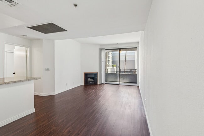 Photo - Kenmore Towers