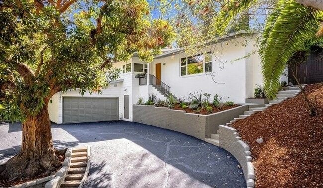 Photo - 1450 La Loma Rd