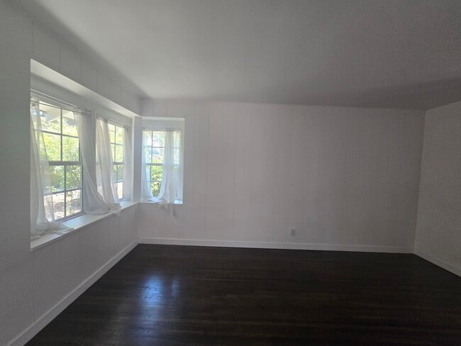 Photo - 12811 Oxnard St Unit 2