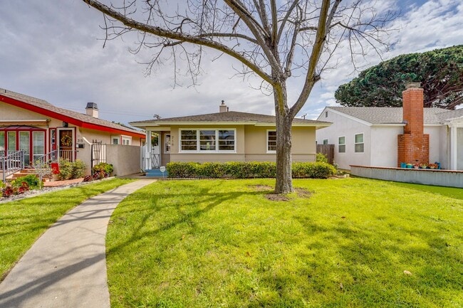 Photo - Cute-as-a-Button Coronado "Palmer" Home in a Fabulous School-Side Location – Coronado Village