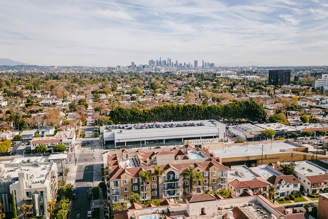 Photo - Essex Properties at Miracle Mile