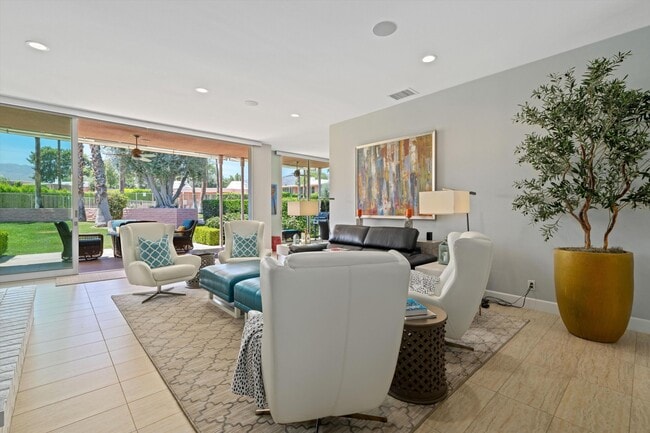 Photo - 47432 Medina Dr W