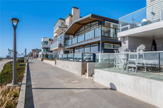 Photo - 816 The Strand