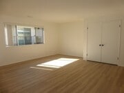 Photo - 673 W 20th St Unit #3
