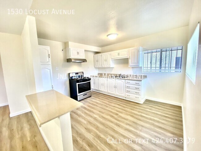 Photo - 1530 Locust Ave