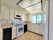 Photo - 2755 E Hill St
