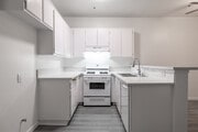 1BR, 1BA - 724SF - Highland Villa Apartments