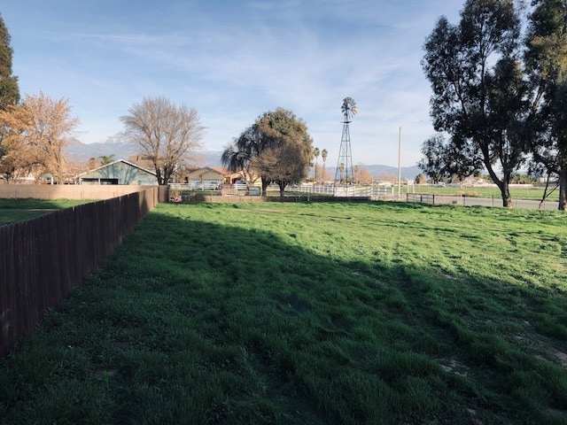 Large Front Side Yard - 2087 W 7th St