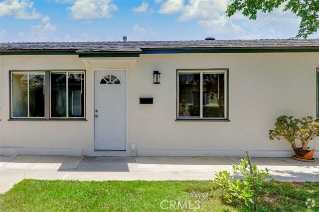 Building Photo - 1669 N Hollywood Way Rental