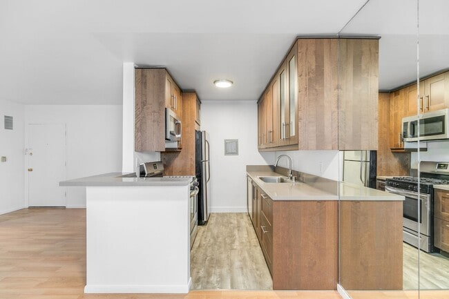 Photo - 1812 Westholme Avenue