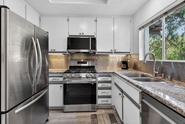 Photo - Elegantly Furnished Coastal Condo with Mountain Views