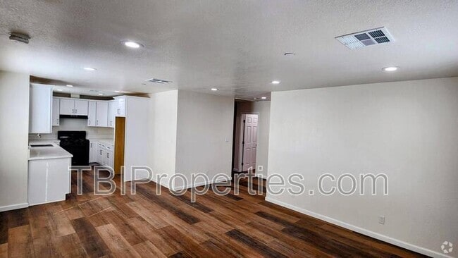 Building Photo - 3454 Wallace St Rental