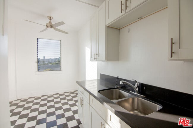 Photo - 1201 N Crescent Heights Blvd Unit 504