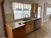 Photo - 624 W Lexington Dr