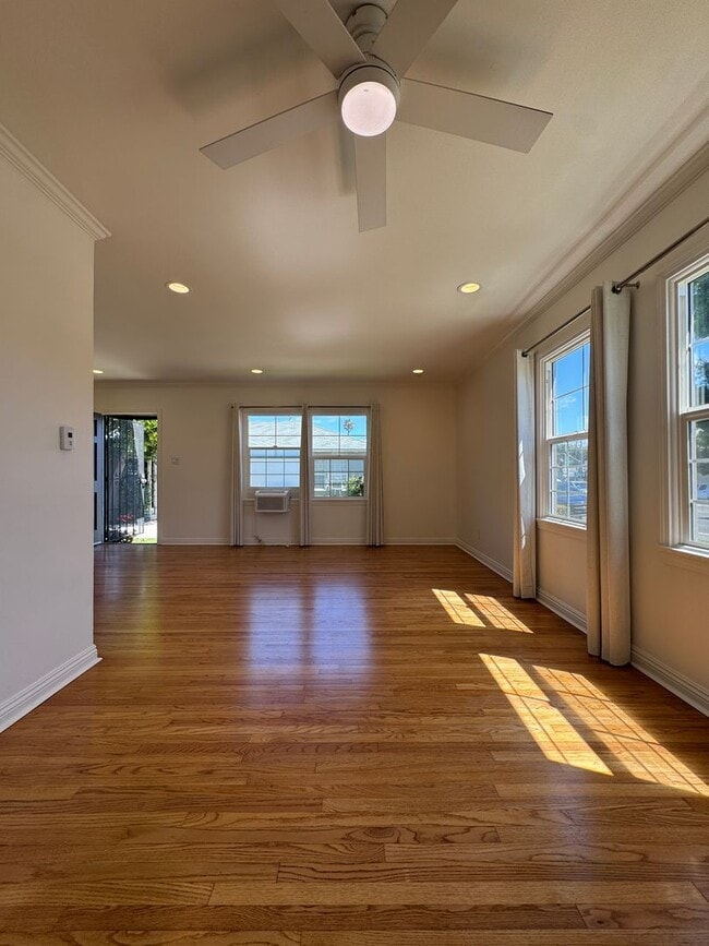 Photo - Modern 2-Bedroom Apartment in Prime West LA Location Unit 11323