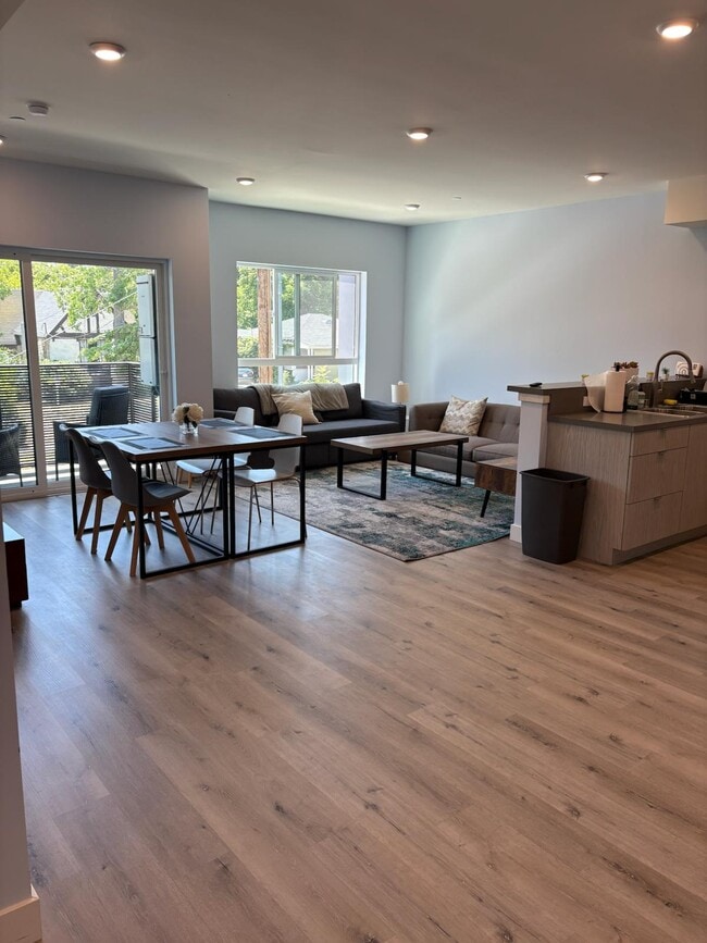 Photo - 10739 Kling St Apartments