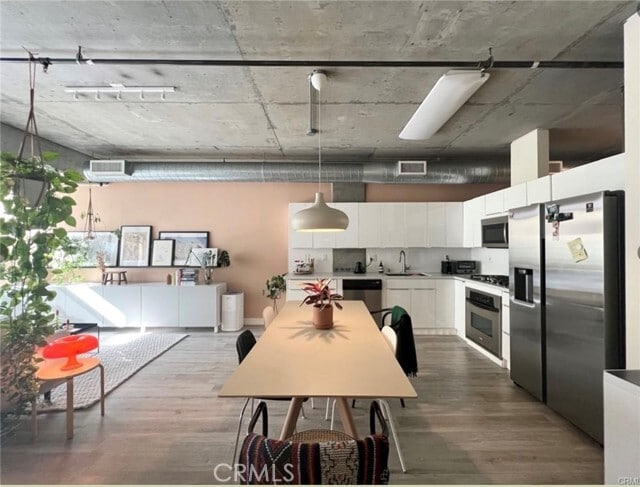 Photo - 645 W 9th St Unit 337