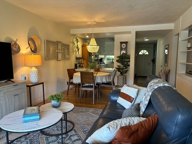 Photo - Fully Furnished 2 Bed / 1 Bath Condo Near Downtown La Mesa