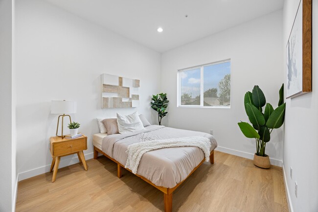 Photo - Leffingwell Apartment Complex