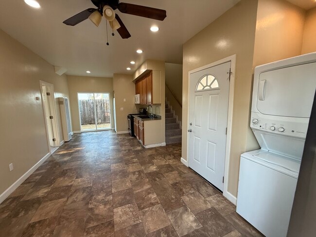 Building Photo - 5448 Mary Lane Dr