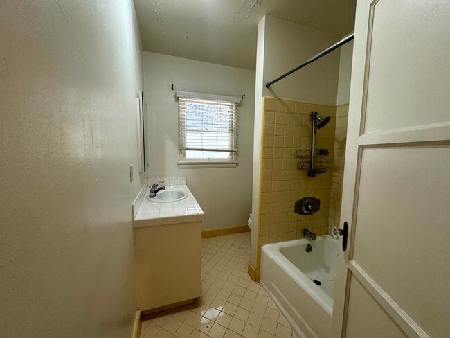 Photo - 1271 N Crescent Heights Blvd Unit 1271