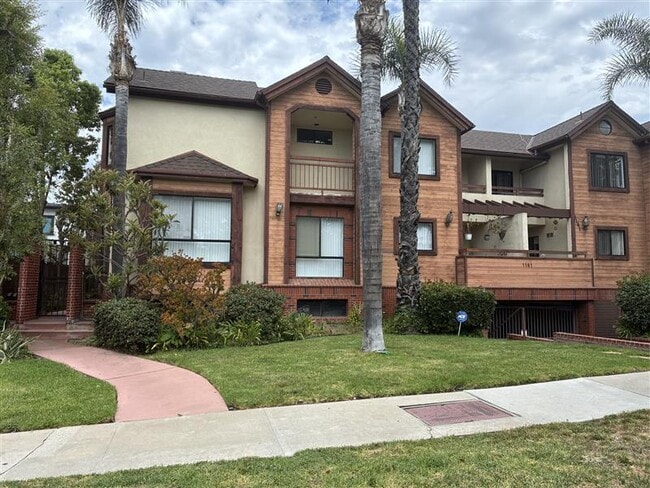 Building Photo - 1161 Spazier Ave