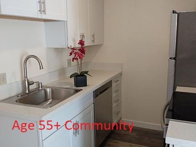 Building Photo - Age 55+ Only - Remodeled One Bedroom Condo...