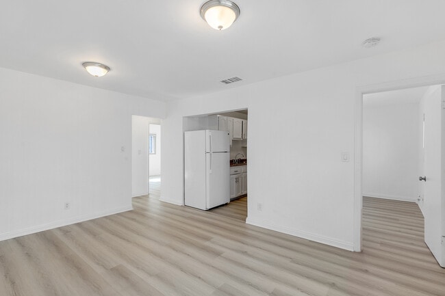 Photo - 832 W Colden Ave Apartments Unit 832