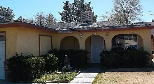 Photo - 1844 Sunset St