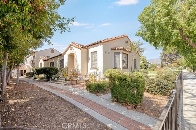 Photo - 1375 N Mentor Ave