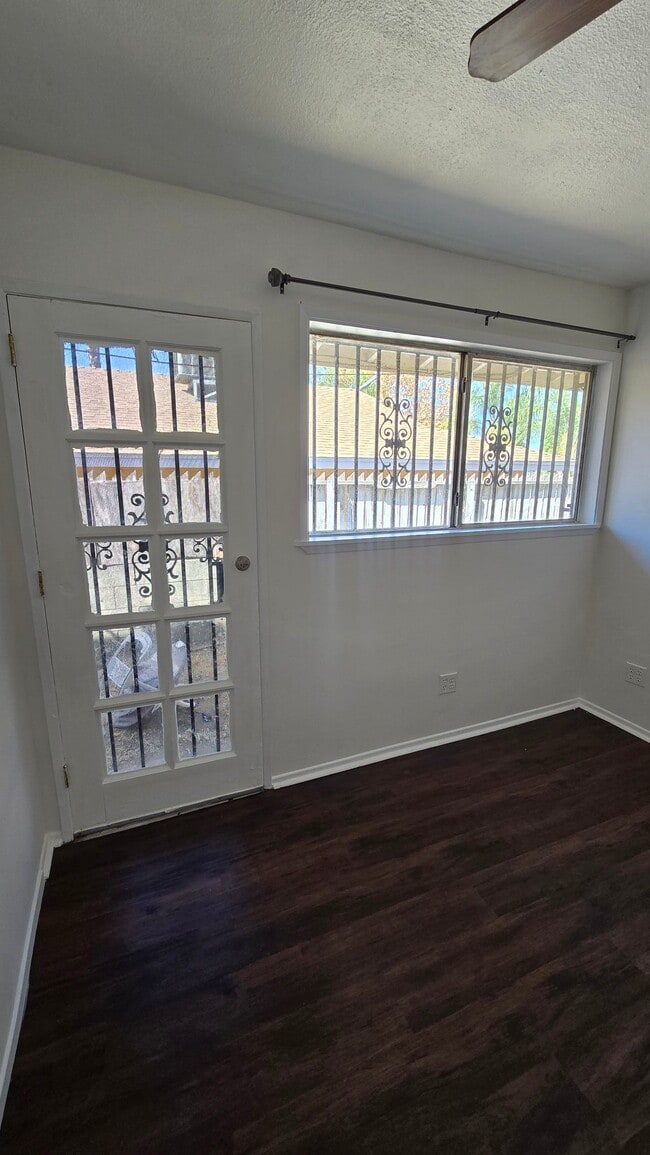 Photo - 12128 Van Nuys Blvd