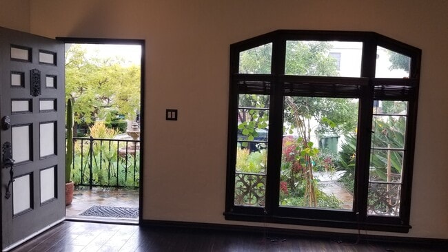 Photo - 1322 S Cloverdale Ave